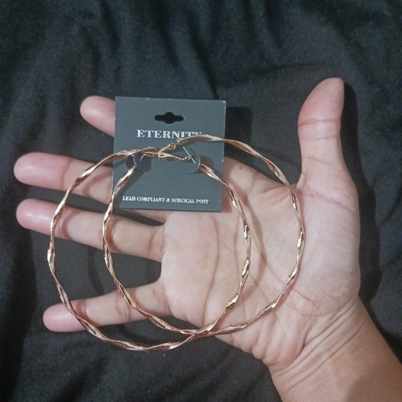 NEW Women Rose gold fashion hoop earrings - Picture 3 of 6